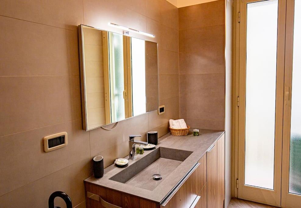 Dimora Al Colosseo, 2 Bedrooms Roma Eksteriør bilde