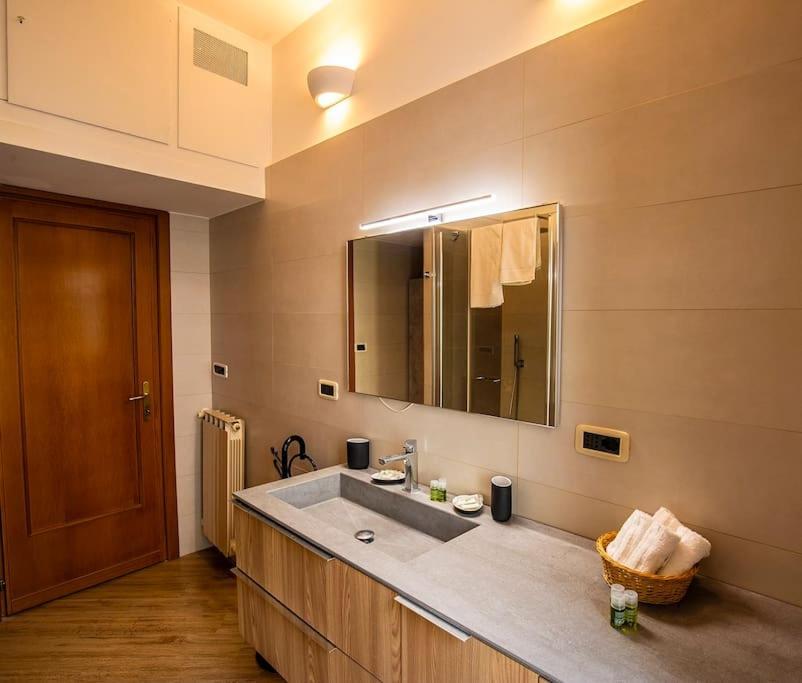 Dimora Al Colosseo, 2 Bedrooms Roma Eksteriør bilde